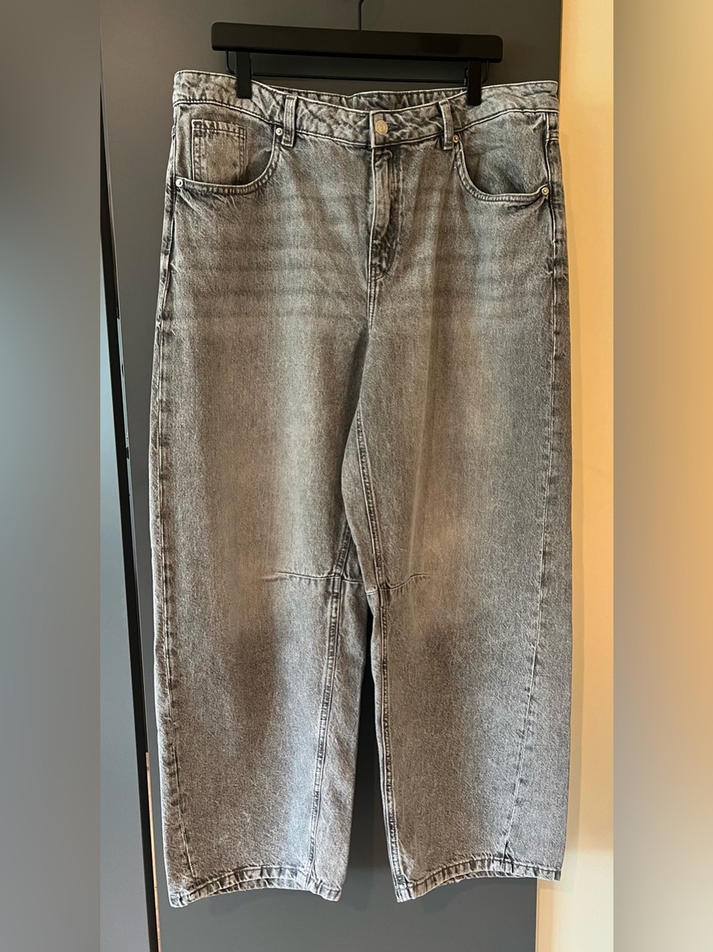 H&M/Divided Women's Barrel-leg Grey Washed Jeans - Size 14